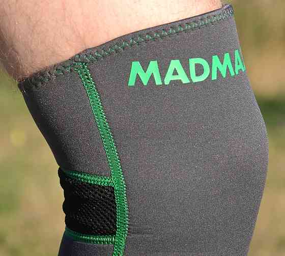 Наколінник MadMax MFA-294 Zahoprene Knee Support Dark Grey/Green (1шт.) M Кам'янське