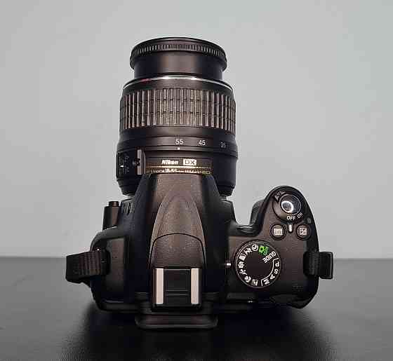 Дзеркальий фотокапарат Nikon D3000 + kit об'єктив 18-55 + сумка + SD 64GB Клевань