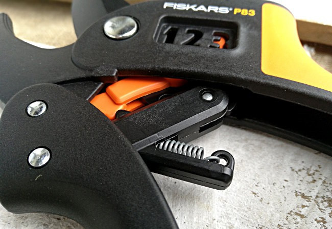 Контактний Секатор з храповим механізмом PowerStep™ Fiskars P83 (111670/1000575) Нововолинськ - фото 7