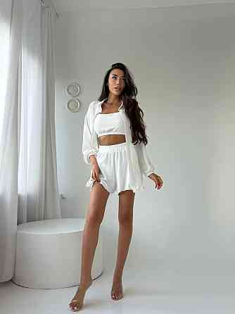 Женский летний прогулочный оверсайз костюм тройка: рубашка топ и шорты американский креп жатка Молочный Одесса