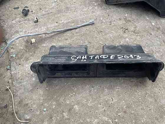Повітрозабірник Hyundai Santa Fe 2012-2018 Київ