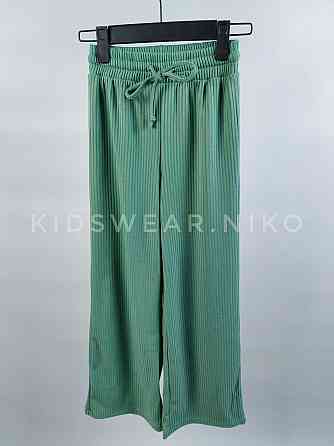 Детский  костюм для девочек в зеленом цвете 134,140 Николаев