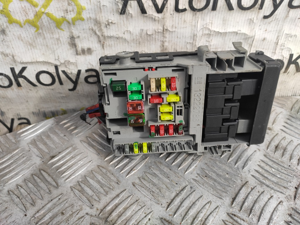 Блок запобіжників Opel Insignia 2009-2017 (13222786) Ковель - фото 1