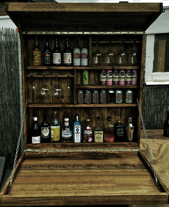 Настенный бар 