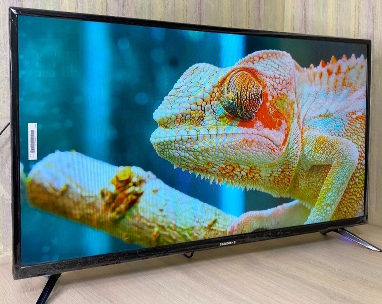 Телевизор Безрамный: Samsung 34