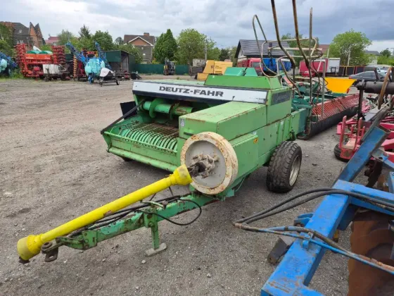 Тюковий прес-підбирач Deutz-Fahr HD 490 Дніпро