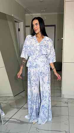 Жіночий легкий принтований костюм-трійка: хустка, сорочка та штани софт Блакитний Одеса