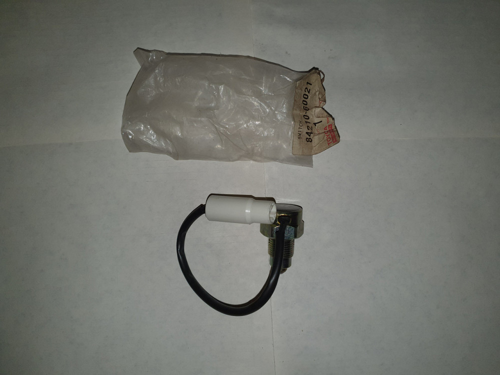 Датчик заднего хода Toyota Camry 84210-60021 Харьков - изображение 1