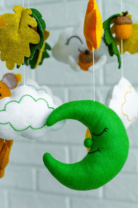 Дитячий мобіль на ліжечко для немовлят ручної роботи WooolyWool «Білочка» Київ - фото 9