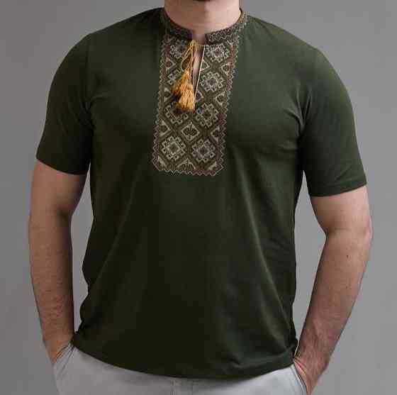 Мужская футболка вышиванка цвета хаки с орнаментом Киев