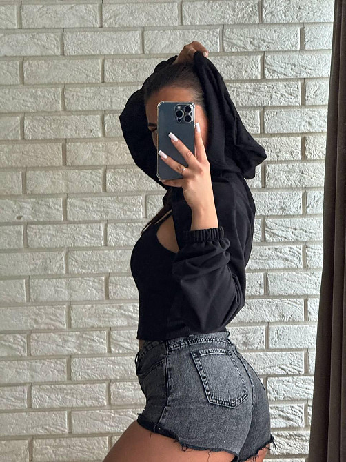 Жіночий стильний комплект оверсайз: топ і накидка з капюшоном двонитка + рубчик Чорний Одеса - фото 4