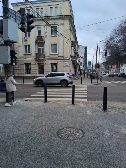 Пересічення Січових стрільців і Старокозацької. Червона лінія з окремим входом, великі вікна по периметру. Гарний автомобільний і пішохідний трафік. В Дніпро - фото 4