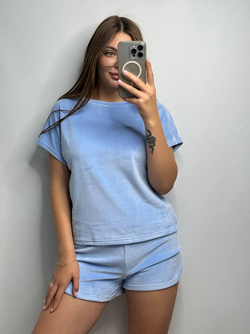 Пижама женская футболка + шорты из плюшевого велюра Голубой S Харьков - изображение 8
