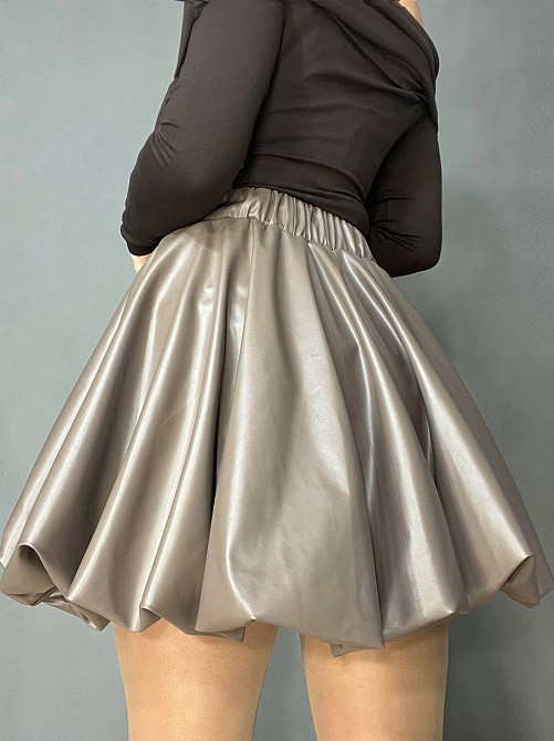 Спідниця жіноча Ariadna 2418 коротка пишна балон на резинці екоршкіра бежева, бежевий, S Київ - фото 6