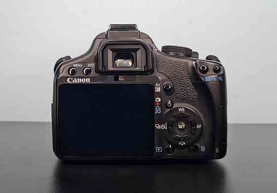 Дзеркальний фотоапарат Canon D500 + kit об'єктив 18-55 + сумка + 64GB Клевань