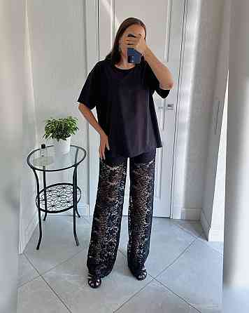 Женский романтичный и одновременно стильный костюм двойка: футболка и штаны софт + турецкий гипюр 42/46, Черный Одесса
