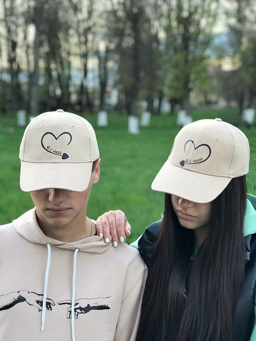 Парні бежеві бейсболки "Я з ним/Я з нею". Чернівці - фото 1