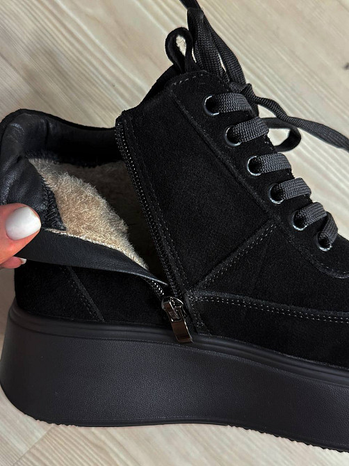 Ботинки женские Hengji 280-6 зимние на меху на темной подошве замшевые черные, 37, 23,5 см Киев - изображение 6