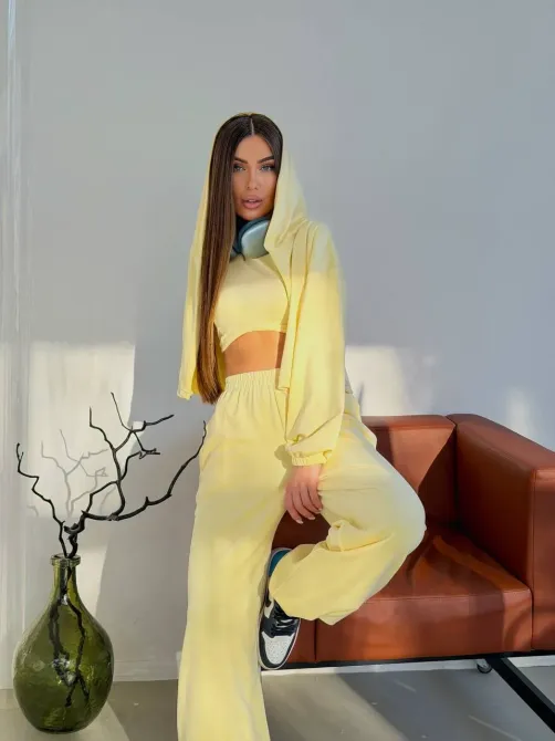 Костюм трійка який складається зі зручного худі на кулісці, стильних штанів та топу Одеса - фото 15