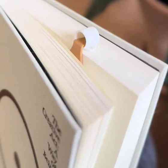 Книжкова закладка в формі пролитої чашки кави. ОригІнальна закладка для книжок. Подарунок для книгол Київ
