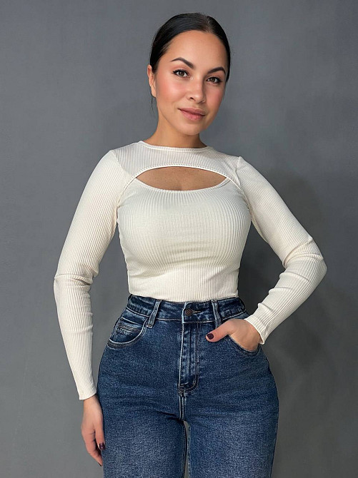 Лонгслів жіночий ITAKA 5370 гольф з акцентним вирізом на груді в рубчик, молочний, one size Київ - фото 15