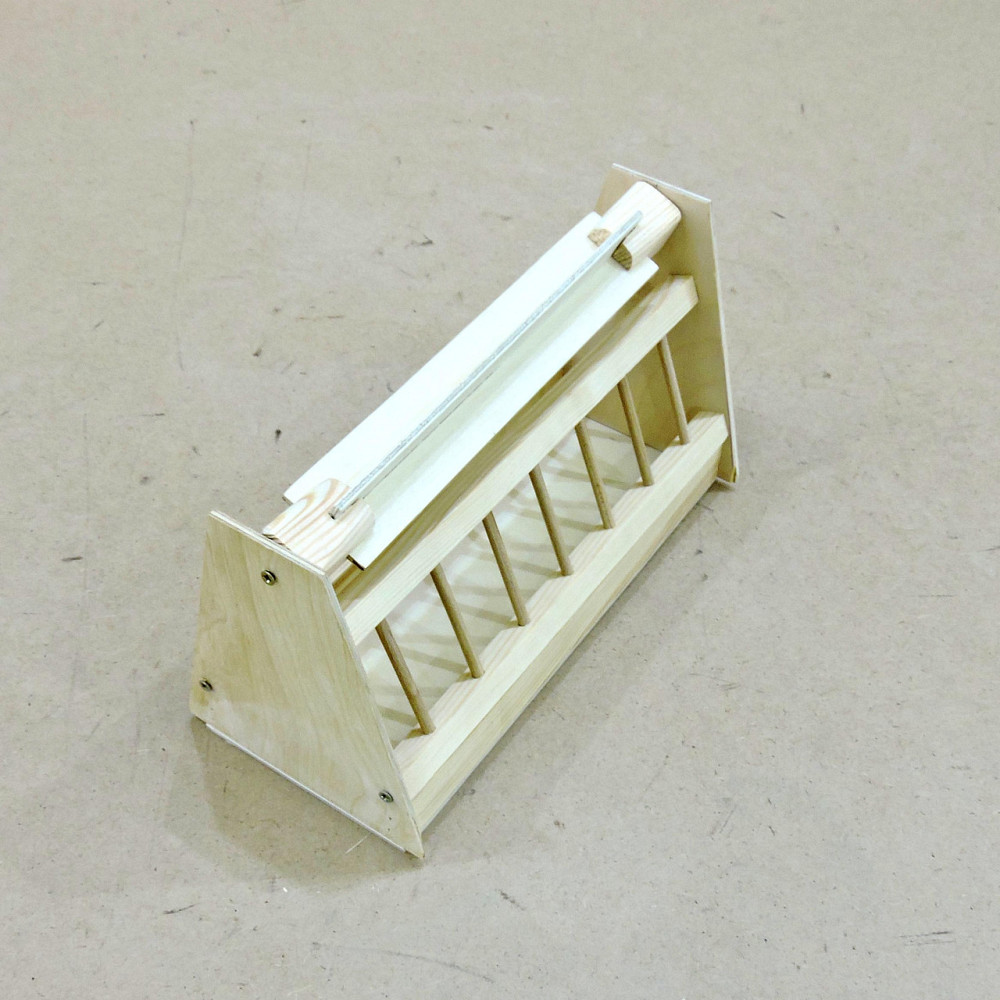 Деревянная кормушка для голубей 