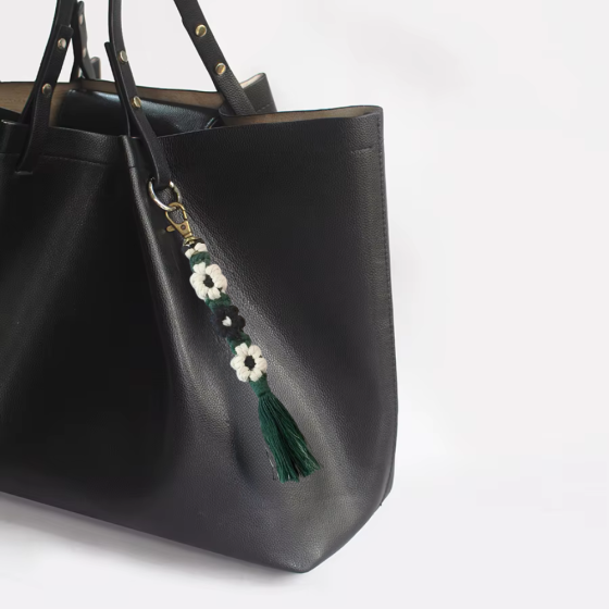 Набор макраме для ручного плетения и вязания брелока 