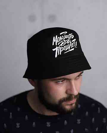 Черная панама с надписью - 