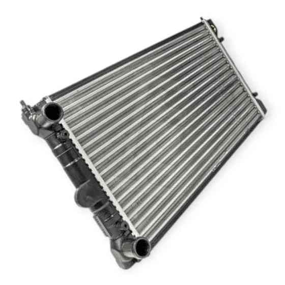 Радіатор двигуна Фольцваген Passat B3-B4 1.6-1.8i (88-97) охолодження Мукачево