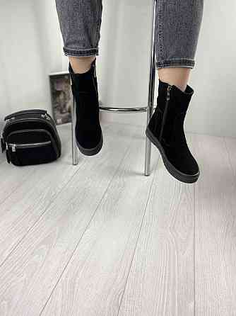 Injers Черевики жіночі INJERS чорні натуральна замша 36р. высота 16см обхват 23см подошва 3см ( Коломыя