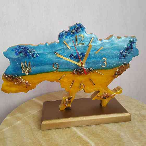Часы настольные из эпоксидной смолы ручной работы 