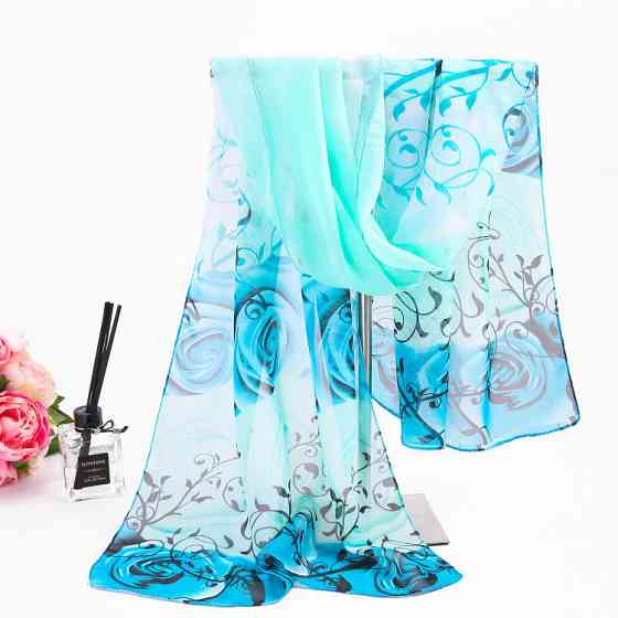 Шарф с розами шифоновый женский 145 на 48 см голубой Киев