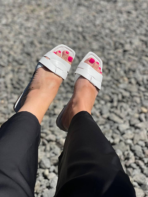 Lonza Шльопанці жіночі літні білі на плоскій підошві з еко-шкіри LONZA G1-11A р. 36-40 / Шльопа Коломия - фото 2