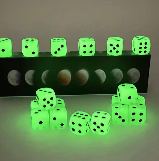Набір гральних кубиків 6 шт світяться в темряві 14 мм, кубики для ігор, настільні аксесуари Київ - фото 1