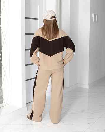 Спортивный флисовый костюм 