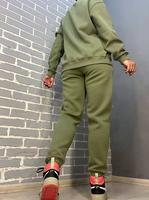 Костюм женский Pepper mint 24-13-14 простой брюки джогеры на резинке и свитшот оверсайз утепленный флис хаки, хаки, S Киев - изображение 17