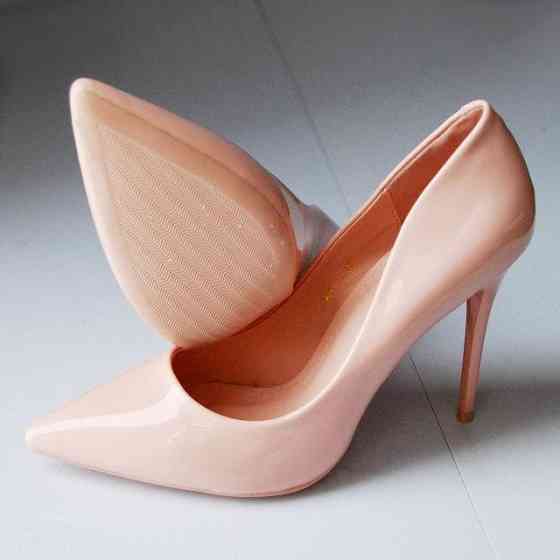 Comer Туфлі жіночі COMER пудра еко-лак каблук 11см 40р (1905) Коломыя