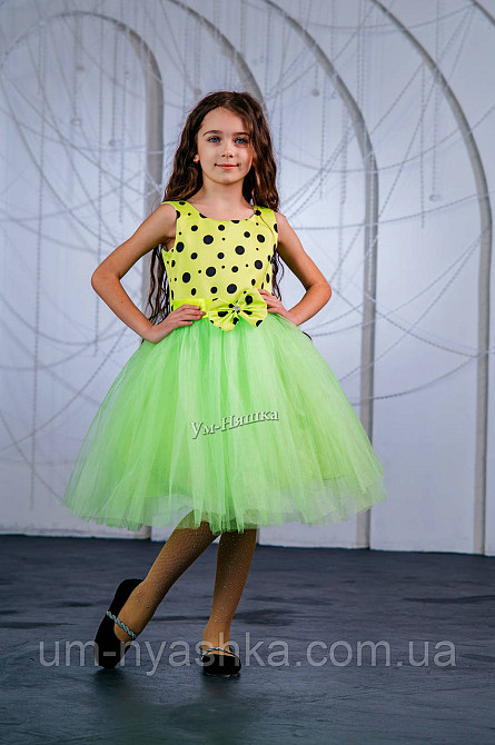 Пышное нарядное платье в горох в ретро стиле 