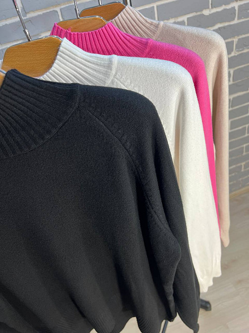 Светр жіночій A-N 1066 тонкий оверсайз широкий високий комір, малиновий, one size Київ - фото 16