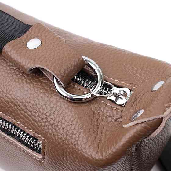 Жіноча сумка з натуральної шкіри через плече з незвичайним бігунком брелок Vintage 22619 Коричнева Київ