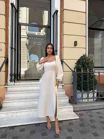 Женское праздничное, сдержанное макси платье с разрезом костюмка Одесса