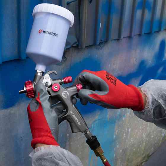 Рукавичка трикотажна з покриттям з сірого нітрилу на долоні, синтетична, червона, 10