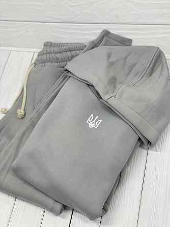 Костюм унісекс сіро лілового кольору (худі + джогери) з тризубом Чернівці