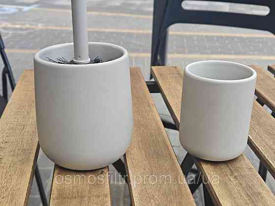 Дозатор для рідкого мила Axentia Mondra білий soft touch доломіт Ø 9х12.6 см (136015) Київ