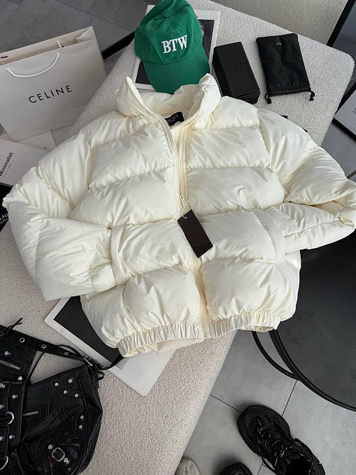 Жіноча стильна повсякденна  куртка на біо-пуху плащівка лаке Одеса - фото 4