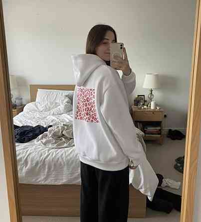 Унисекс худи оверсайз кроя с принтом поцелуи турецкая Тринитка на флисе Одесса