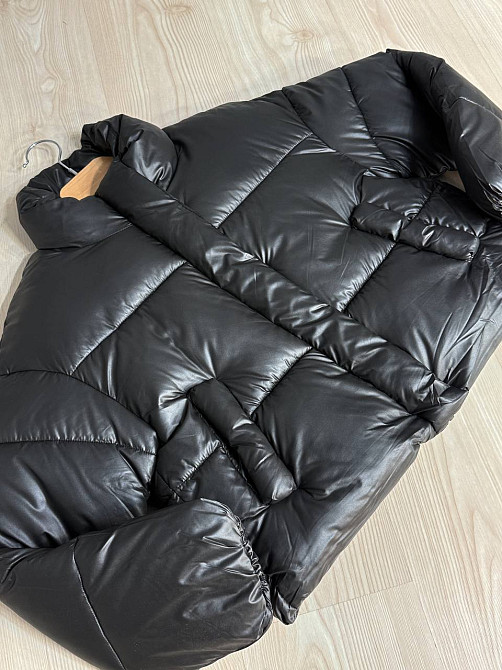 Куртка женская Haiziyuan 8606 короткая пуффер с воротником черная, черный, L Киев - изображение 2