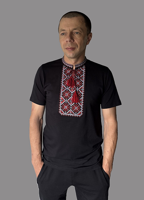 Чоловіча чорна футболка вишиванка з червоним і білим орнаментом L Київ - фото 1