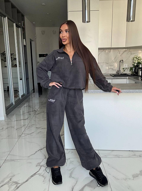 Жіночий костюм з фліс-полару, з вишивкою Одеса - фото 2