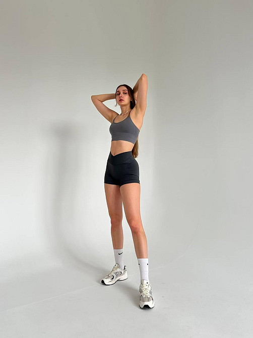 Жіночі спортивні шорти push up (пуш ап)  Fit для фітнесу та тренувань облягаючі з V-подібним поясом сірі Одеса - фото 3